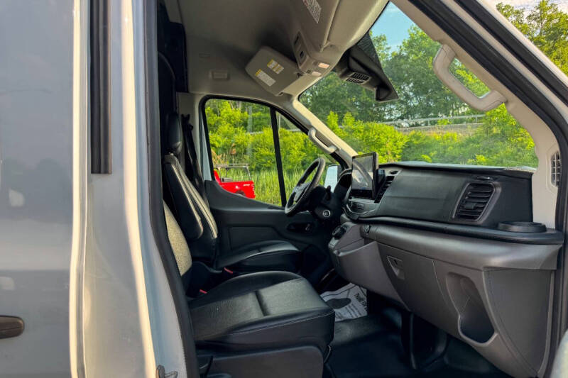 2022 Ford E-Transit 350