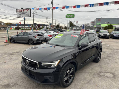 2023 Volvo XC40 B5 Plus Bright Theme