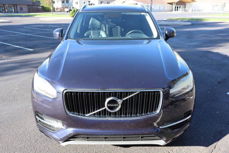 2016 Volvo XC90 T6 Momentum