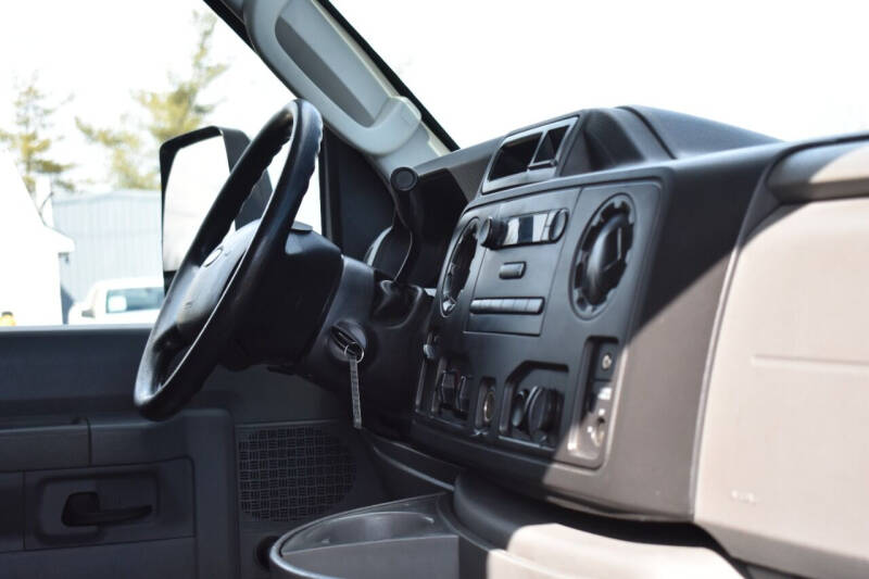 2015 Ford E-Series E-350 SD