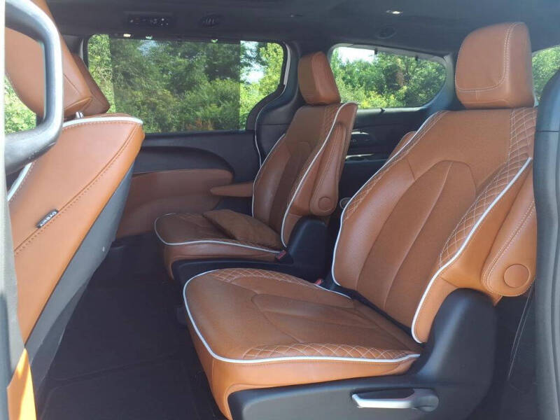 2025 Chrysler Pacifica Pinnacle