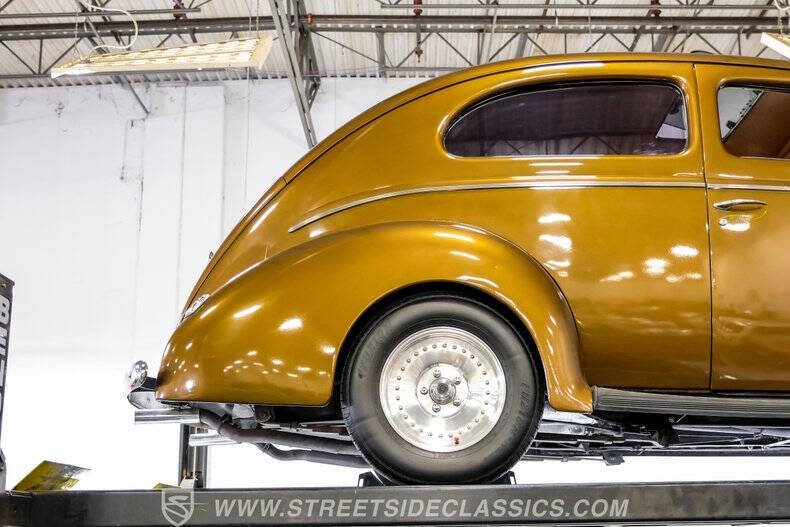 1940 Ford Deluxe