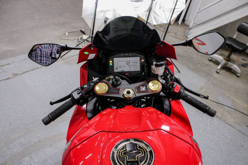 2017 Suzuki GSX-R1000