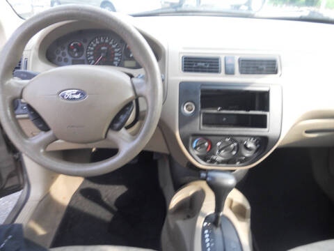 2005 Ford Focus ZX4 SE