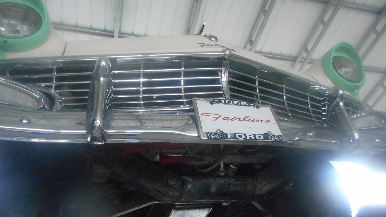1956 Ford Victoria 18