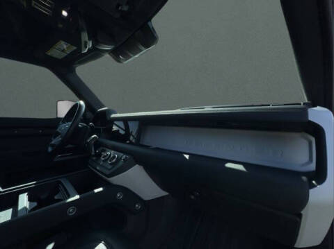 2024 Land Rover Defender 90 P400 X-Dynamic SE