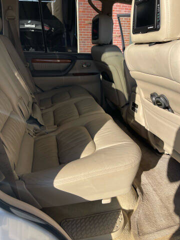 2004 Lexus LX 470