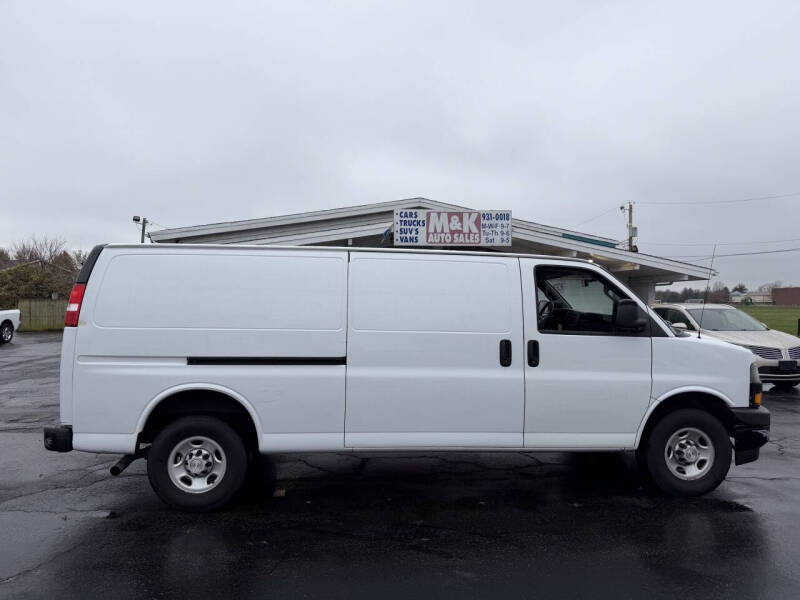 2020 Chevrolet Express Cargo Work Van's photo