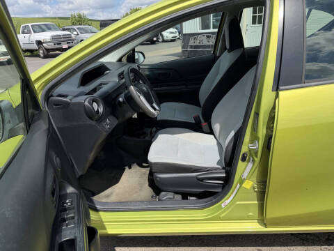 2015 Toyota Prius c One
