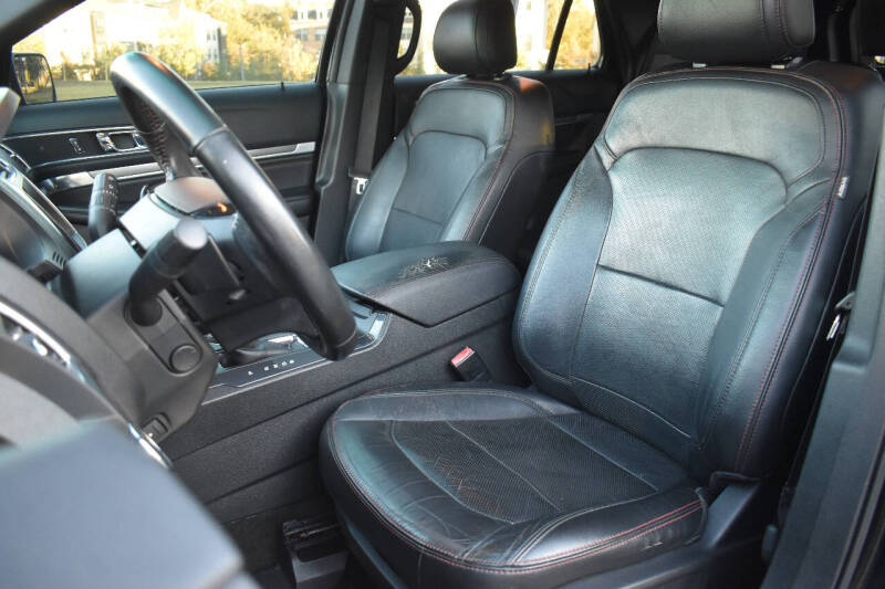 2016 Ford Explorer Sport