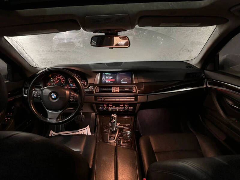 2015 BMW 5 Series 528i