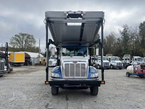 2009 Peterbilt 335