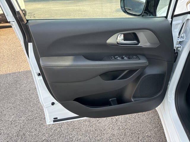 2026 Chrysler Voyager LX