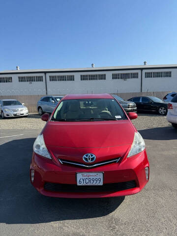 2012 Toyota Prius v Three