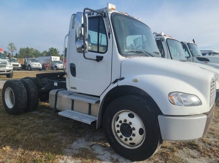 2005 Freightliner Business class M2