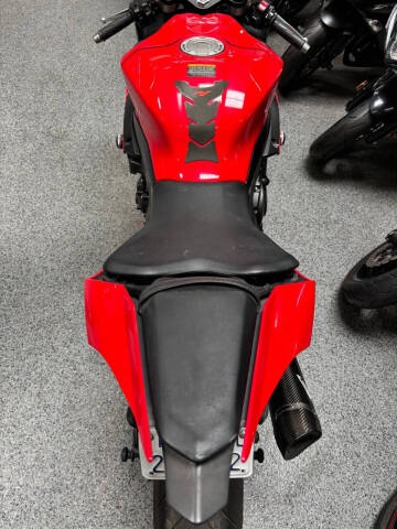 2019 Yamaha YZF-R1