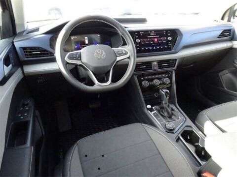 2024 Volkswagen Taos SE 4Motion