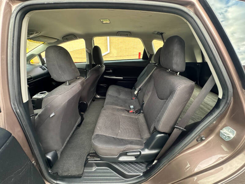 2015 Toyota Prius v Three