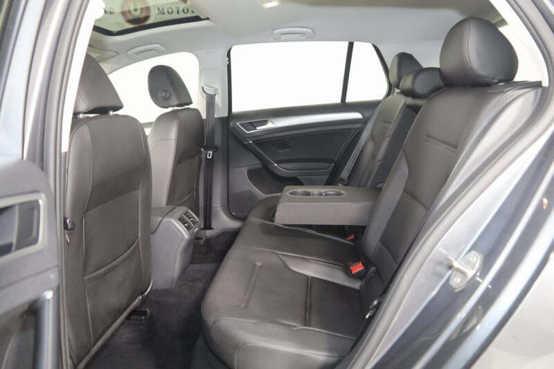 2017 Volkswagen Golf TSI Wolfsburg Edition