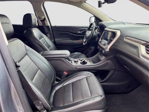 2022 GMC Acadia Denali