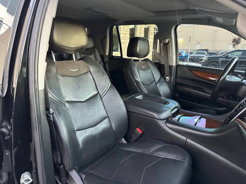 2018 Cadillac Escalade Luxury