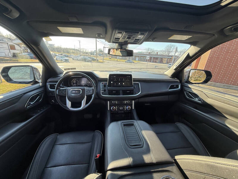 2022 GMC Yukon XL SLT