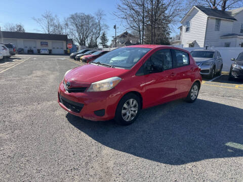 2014 Toyota Yaris 5-Door LE