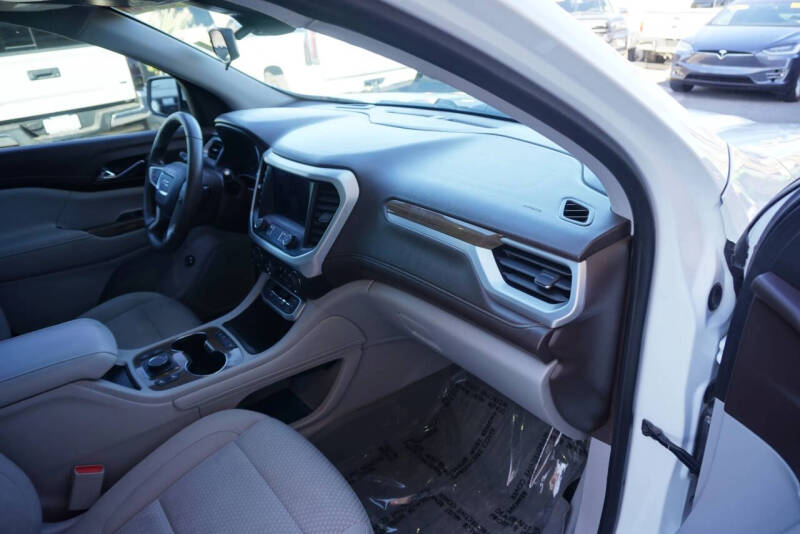 2022 GMC Acadia SLE