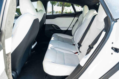 2022 Tesla Model S Plaid