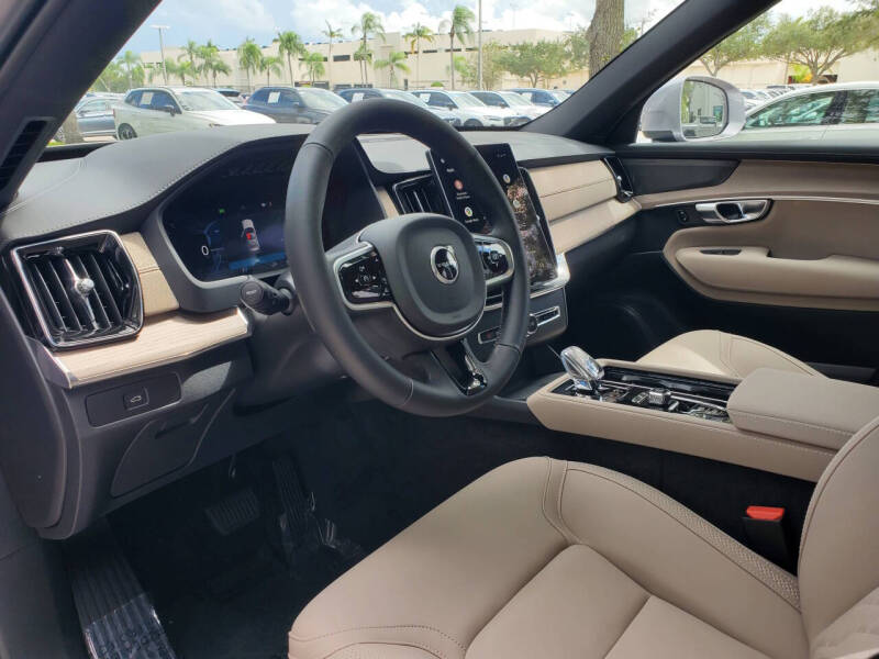 2026 Volvo XC90 B5 Plus 7P