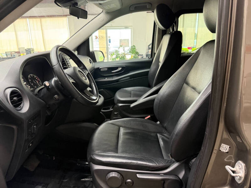 2016 Mercedes-Benz Metris Passenger