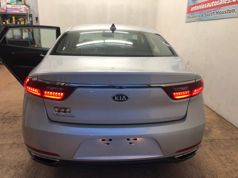 2017 Kia Cadenza Premium