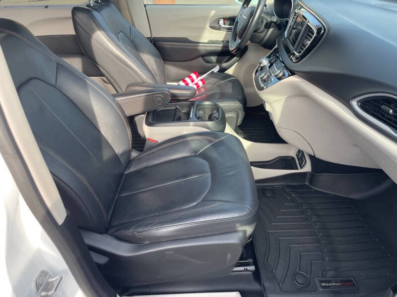 2020 Chrysler Pacifica Touring L