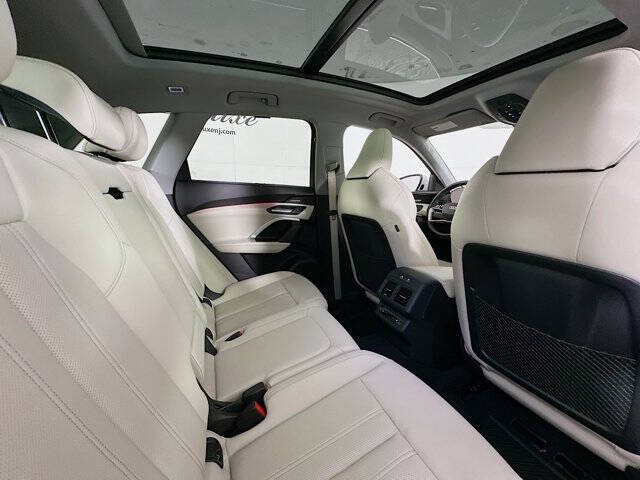 2025 Audi Q5 quattro Prestige TFSI