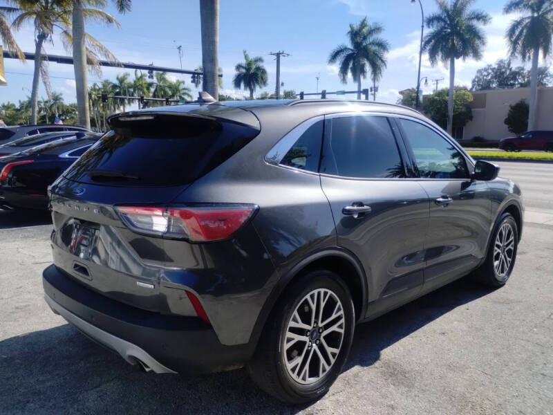 2020 Ford Escape SEL