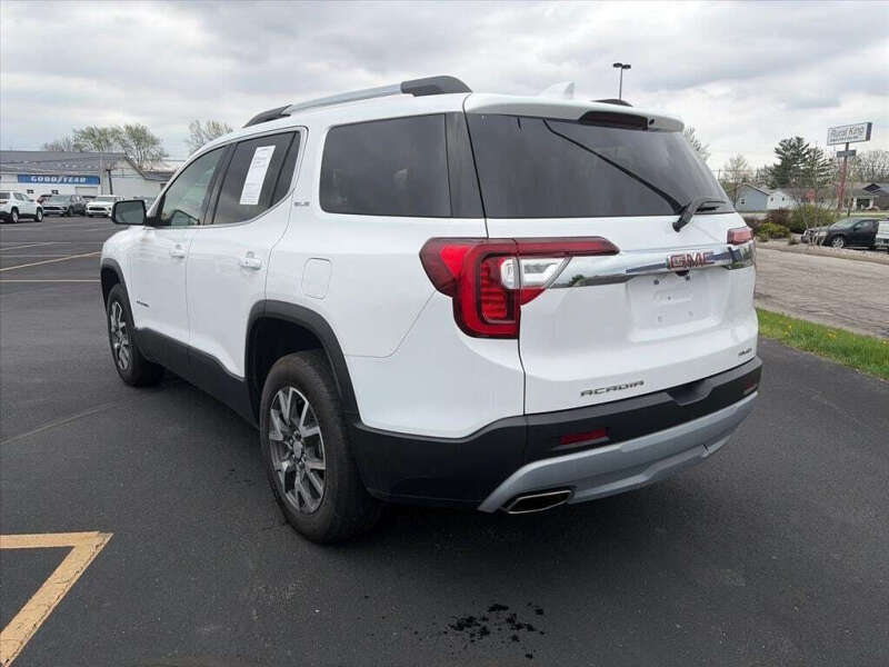 2023 GMC Acadia SLE