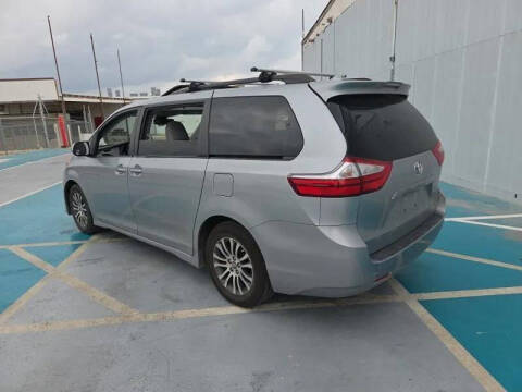 2018 Toyota Sienna XLE 8-Passenger