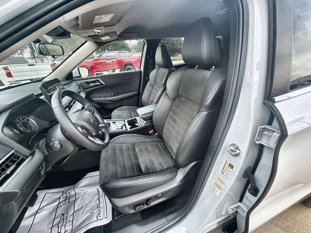 2023 Mitsubishi Outlander SE