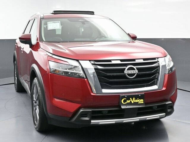 2023 Nissan Pathfinder SL