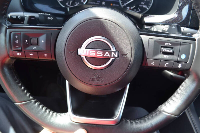 2022 Nissan Pathfinder SV