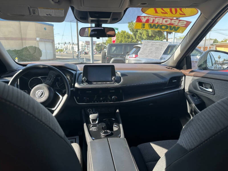 2021 Nissan Rogue SV