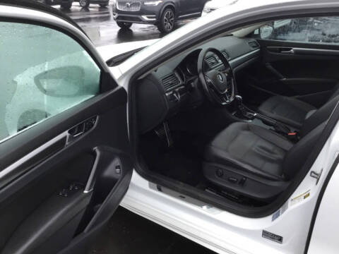 2017 Volkswagen Passat 1.8T R-Line