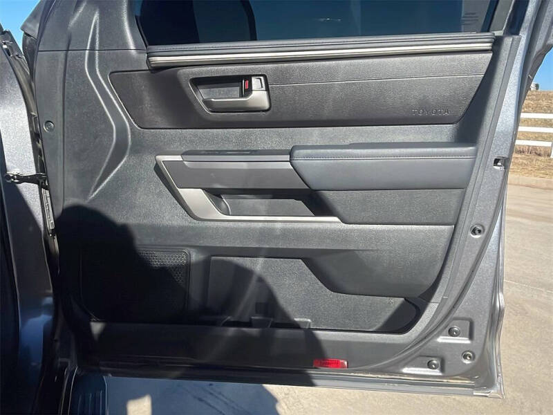 2025 Toyota Sequoia SR5