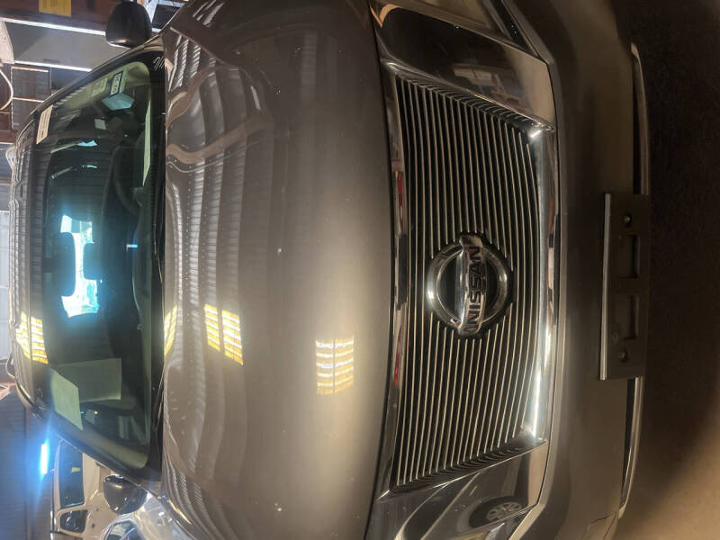 2015 Nissan Pathfinder SV's photo