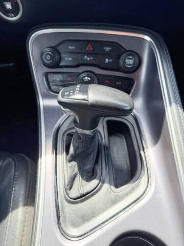 2018 Dodge Challenger SXT Plus