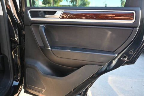 2016 Volkswagen Touareg VR6 Lux