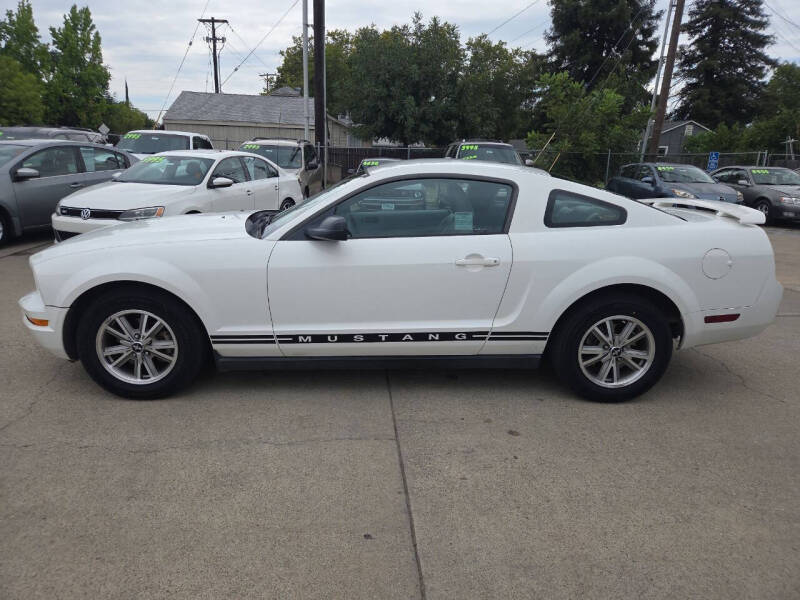 2005 Ford Mustang V6 Premium