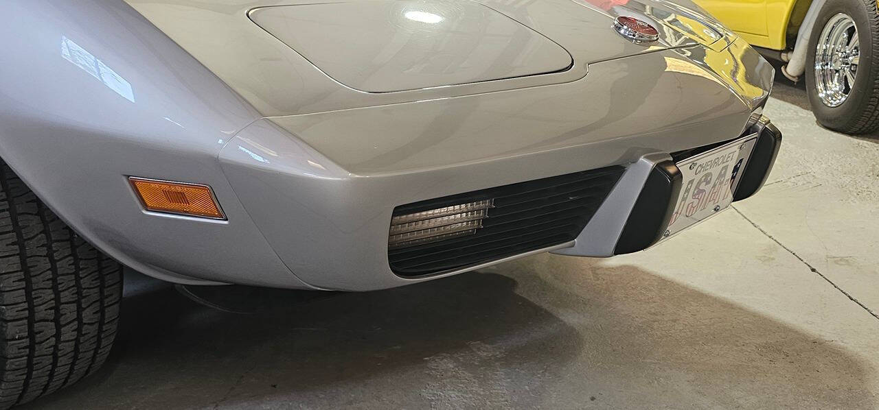 1976 Chevrolet Corvette Stingray 27