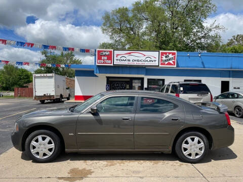 2010 Dodge Charger for sale at Tom's Discount Auto Sales in Flint MI