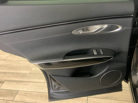 2025 Genesis GV70 2.5T Standard